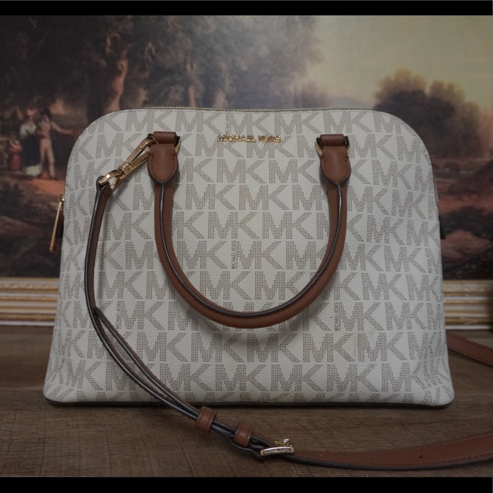 Michael Kors Monogram Handbag 💕